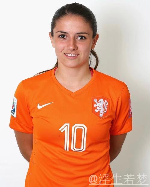 “阿德耶米女友渴望大都市生活，多特面临困惑；曼联已联络门德斯”